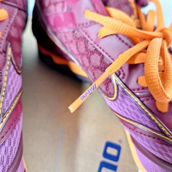NWB Mizuno brand " The Kizuna" Track and Field running shoes womens size 10. - Picture 6 of 11